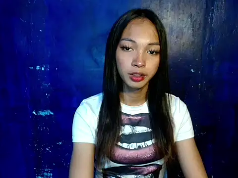 Snapshot of Simi_Ipit chatting on April 30, 10:10 am Simi Ipit online show from April 30, 10:10 am