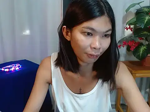 Snapshot of laura_leeforever chatting on June 18, 2:12 am laura leeforever online show from June 18, 2:12 am