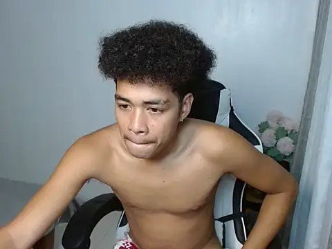 curlyasian njxx online show from April 10, 7:35 am