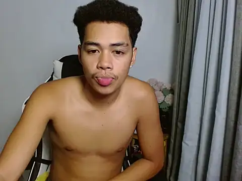Snapshot of curlyasian_njxx chatting on May 24, 4:28 am curlyasian njxx online show from May 24, 4:28 am