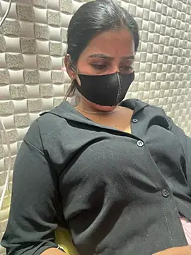 Hot Jaanvi  online show from April 13, 5:46 am