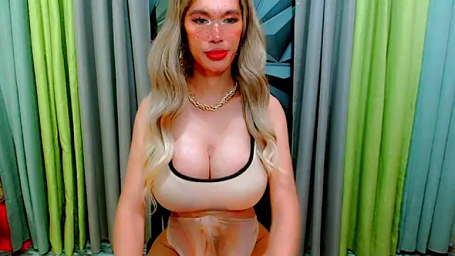 Snapshot of MistresDaBigCOCKxxxxxx chatting on May 26, 2:51 am MistresDaBigCOCKxxxxxx online show from May 26, 2:51 am