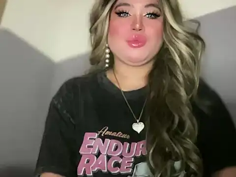 Snapshot of Naughtyrosecum chatting on October 16, 2:40 pm Naughtyrosecum online show from October 16, 2:40 pm