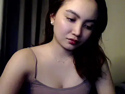Snapshot of ladymiaxx chatting on October 2, 2:35 pm ladymiaxx online show from October 2, 2:35 pm