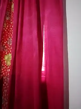 Snapshot of averth chatting on July 4, 8:37 pm averth online show from July 4, 8:37 pm