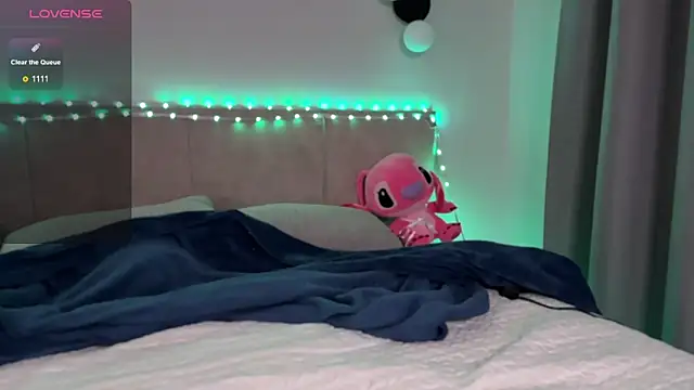 Snapshot of sof1a_blondie chatting on September 16, 7:09 am sof1a blondie online show from September 16, 7:09 am