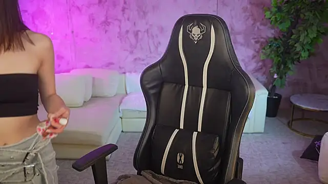 Selena Glow online show from October 5, 6:39 pm