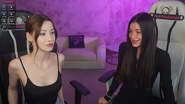 Snapshot of Selena_Glow chatting on May 29, 2:37 pm Selena Glow online show from May 29, 2:37 pm
