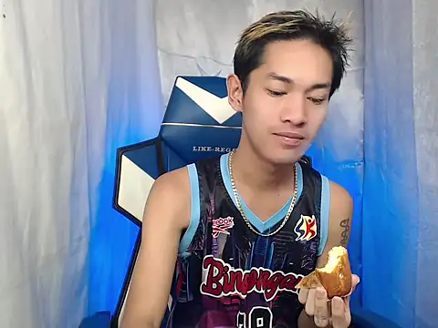 Snapshot of riks_tyler chatting on February 6, 6:22 pm riks tyler online show from February 6, 6:22 pm