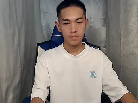 Snapshot of riks_tyler chatting on February 24, 8:56 am riks tyler online show from February 24, 8:56 am