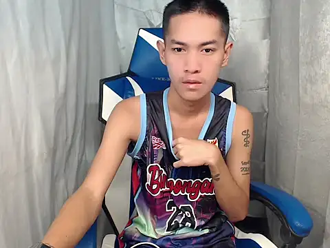 Snapshot of riks_tyler chatting on February 28, 1:12 pm riks tyler online show from February 28, 1:12 pm