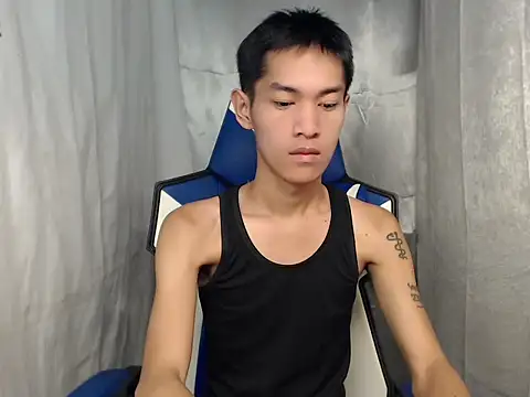Snapshot of riks_tyler chatting on May 5, 9:12 pm riks tyler online show from May 5, 9:12 pm