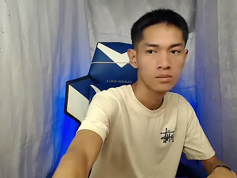 Snapshot of riks_tyler chatting on May 31, 7:37 pm riks tyler online show from May 31, 7:37 pm