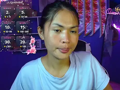Snapshot of urgirljane chatting on July 8, 3:49 pm urgirljane online show from July 8, 3:49 pm
