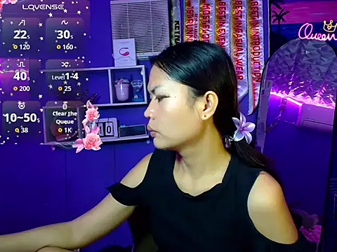 Snapshot of urgirljane chatting on July 10, 9:23 am urgirljane online show from July 10, 9:23 am