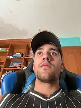 aavrdvh33 online show from November 2, 12:18 pm