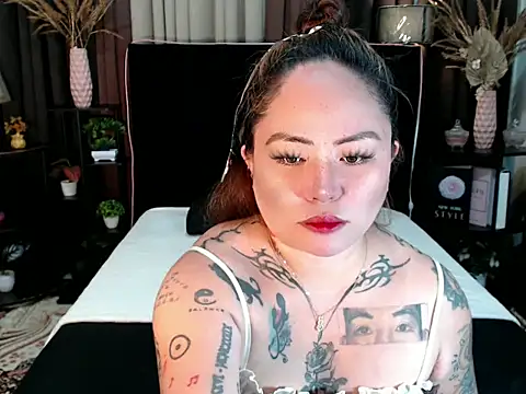 Snapshot of EstellaStarXxx chatting on April 18, 1:48 pm EstellaStarXxx online show from April 18, 1:48 pm