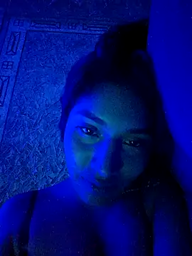 Snapshot of Sharlotte_Watts chatting on September 13, 2:11 am Sharlotte Watts online show from September 13, 2:11 am