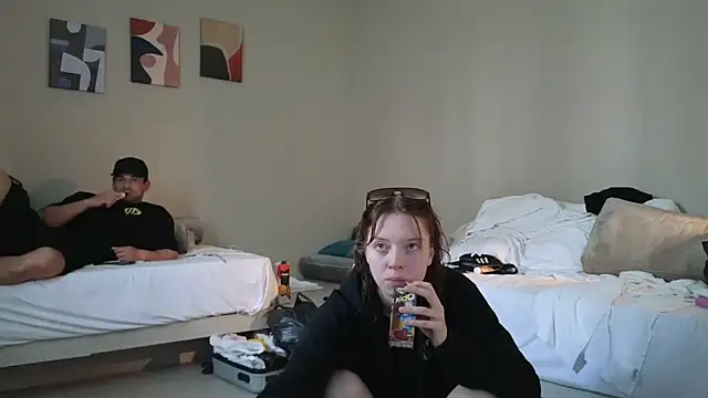 Snapshot of graylovescookies chatting on October 2, 1:40 pm graylovescookies online show from October 2, 1:40 pm