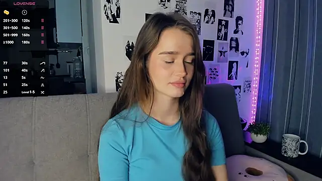 lovelyalivia online show from November 2, 9:55 am