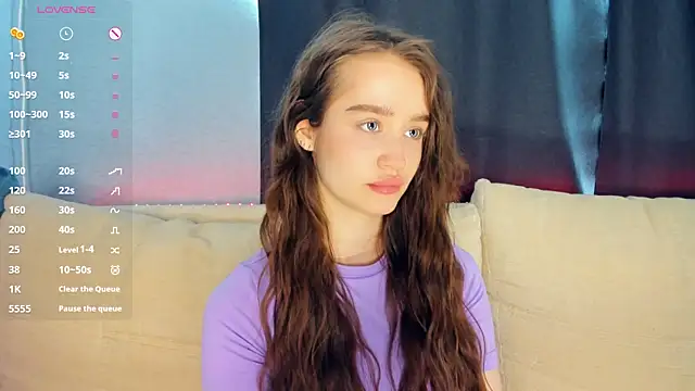 lovelyalivia online show from March 29, 8:25 am