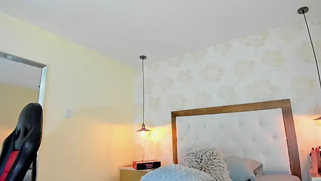 Snapshot of IRISCLARK1 chatting on June 1, 7:26 pm IRISCLARK1 online show from June 1, 7:26 pm