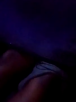 Snapshot of OnlyMoneyIwanT chatting on October 27, 7:18 pm OnlyMoneyIwanT online show from October 27, 7:18 pm