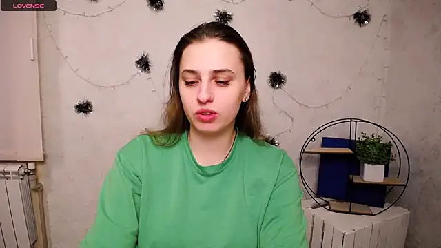 Snapshot of AmandaDimond_ chatting on February 5, 12:43 pm AmandaDimond online show from February 5, 12:43 pm