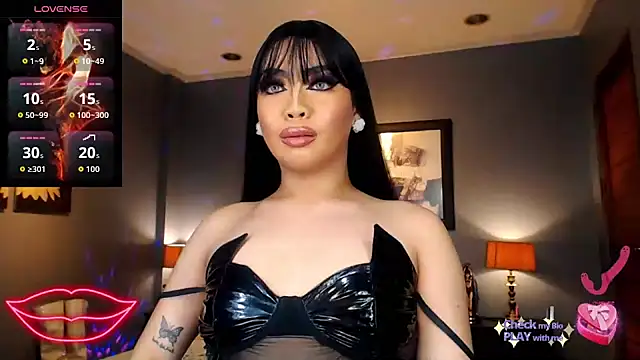 Snapshot of FridaHumphrey chatting on February 24, 6:39 pm FridaHumphrey online show from February 24, 6:39 pm