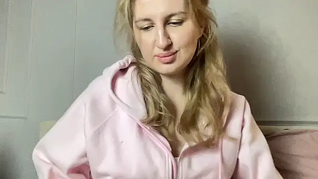 Snapshot of Kadayy1 chatting on September 12, 5:24 pm Kadayy1 online show from September 12, 5:24 pm