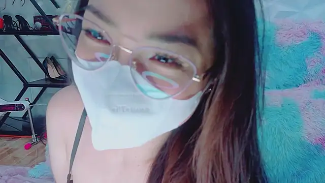 Hotkittylove online show from April 9, 3:39 am