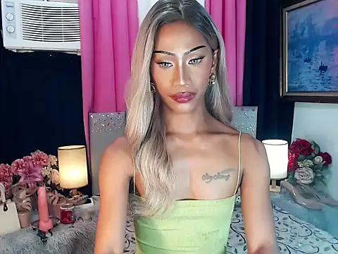 sassylatina online show from March 10, 4:23 pm