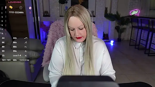 Snapshot of MariemLui chatting on May 4, 3:52 pm MariemLui online show from May 4, 3:52 pm