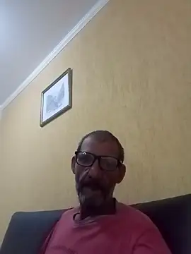Snapshot of campari800 chatting on May 4, 2:13 pm campari800 online show from May 4, 2:13 pm