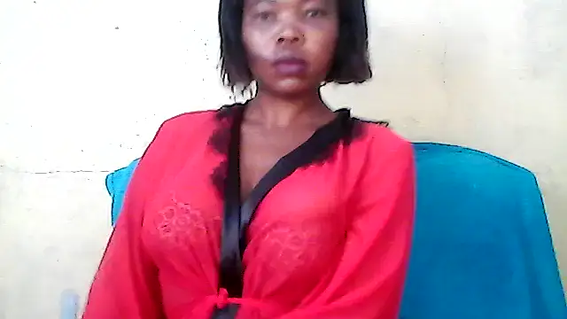 Snapshot of CharlotteXXX chatting on May 2, 7:24 am CharlotteXXX online show from May 2, 7:24 am