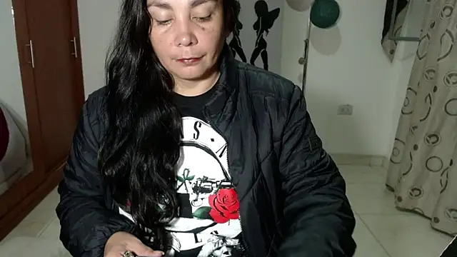 Vivian milf paint online show from October 9, 3:26 am