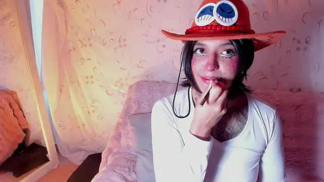 Snapshot of kinkyboat23 chatting on May 29, 12:03 pm kinkyboat23 online show from May 29, 12:03 pm