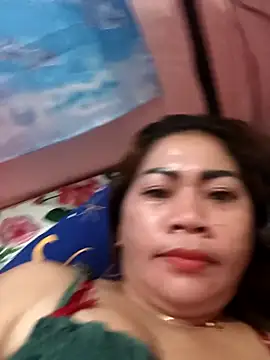 Snapshot of sexybitch_02 chatting on May 8, 11:59 am sexybitch 02 online show from May 8, 11:59 am