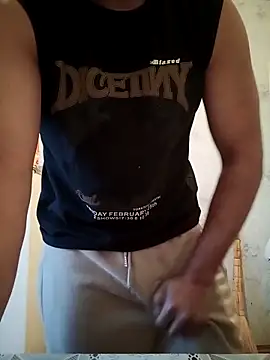 Snapshot of Llovlyboyyyy12 chatting on December 2, 6:08 am Llovlyboyyyy12 online show from December 2, 6:08 am