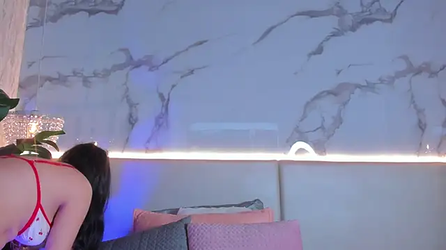 Snapshot of ValSmith_ chatting on February 25, 3:38 am ValSmith online show from February 25, 3:38 am