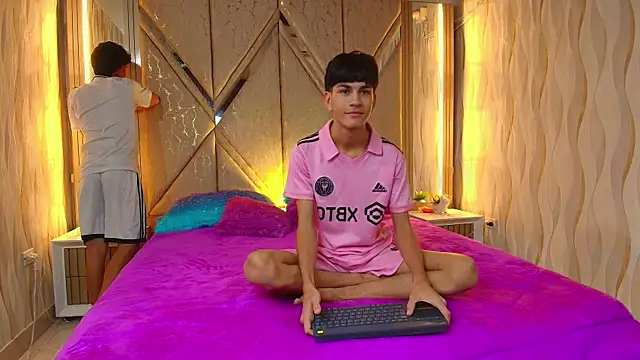 The slim boyss3 online show from September 28, 1:27 pm