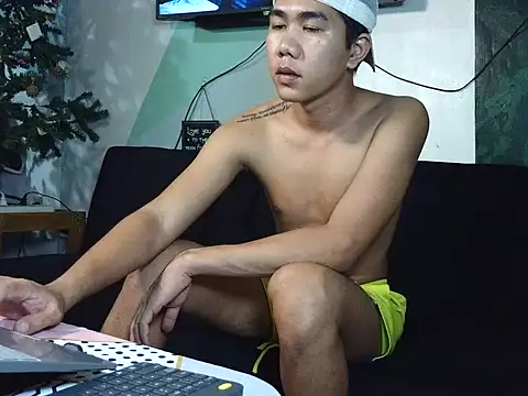 Snapshot of Darkevion chatting on October 13, 12:27 pm Darkevion online show from October 13, 12:27 pm