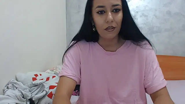 Snapshot of Maryem637048 chatting on June 3, 1:36 pm Maryem637048 online show from June 3, 1:36 pm