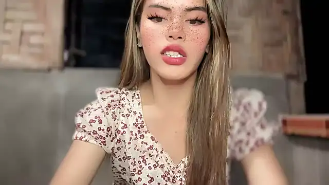 Snapshot of serpenthena_goddess chatting on October 15, 8:09 pm serpenthena goddess online show from October 15, 8:09 pm