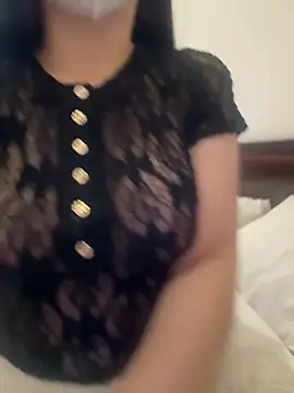 Snapshot of Meii-meyy chatting on May 28, 8:11 am Meii-meyy online show from May 28, 8:11 am