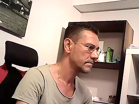 Snapshot of mastercharisma35 chatting on April 30, 2:12 pm mastercharisma35 online show from April 30, 2:12 pm