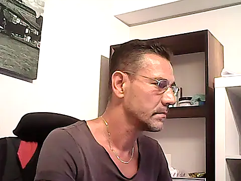 Snapshot of mastercharisma35 chatting on June 5, 2:12 pm mastercharisma35 online show from June 5, 2:12 pm