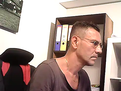Snapshot of mastercharisma35 chatting on June 6, 2:11 pm mastercharisma35 online show from June 6, 2:11 pm