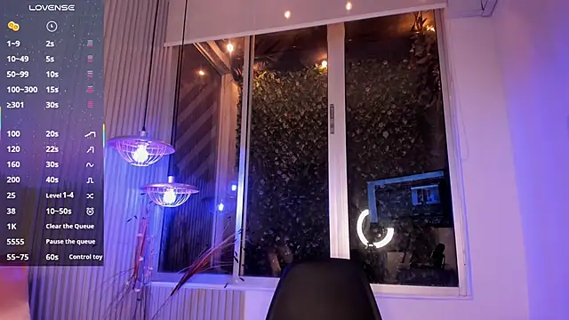 EvelynZoe online show from October 28, 5:00 am