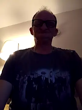 VaryingSundries online show from April 12, 9:20 pm